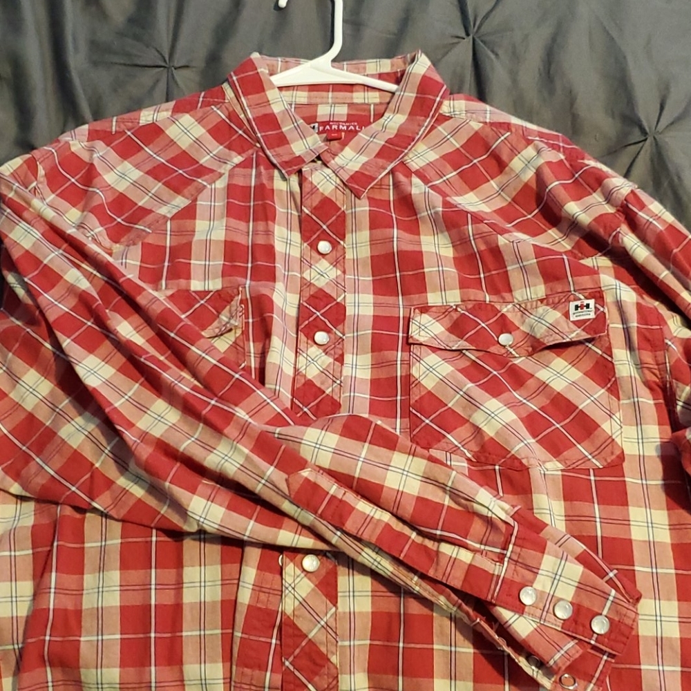 Farmall Pearl Snap Button Up XL